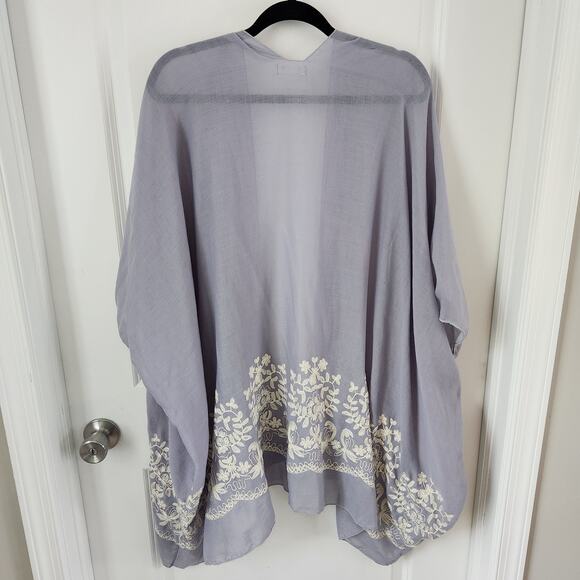 Chic Soul Women's Light Blue Embroidered Kimono OSFA - Picture 6 of 6